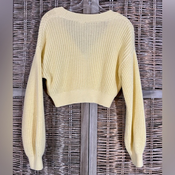 H&M Divided Butter Yellow Women's Knit Cropped Cardigan. Like new. XS. - Picture 2 of 6